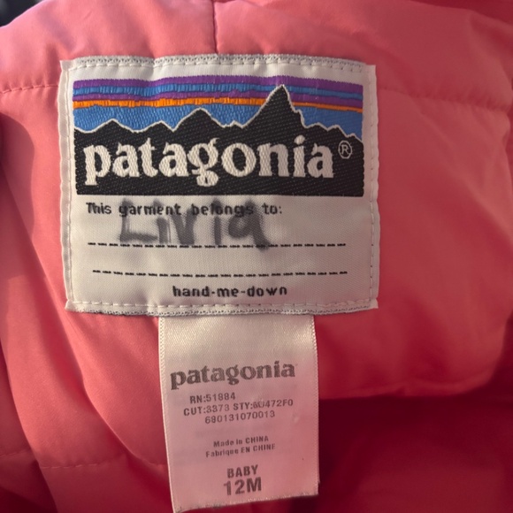 Pink Patagonia snow suit - Picture 3 of 3